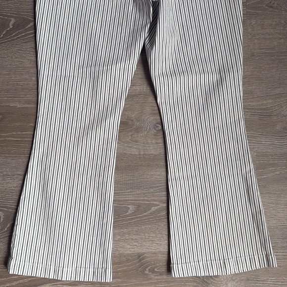 NEW Frame Le Bardot Crop Flare striped mid-rise kick-flare jeans 31 - Picture 15 of 15